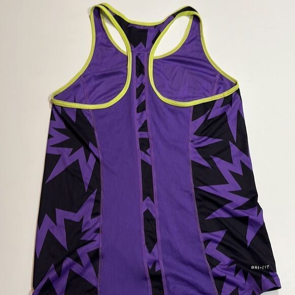Nike Dri-Fit Workout Tank - Picture 4 of 12